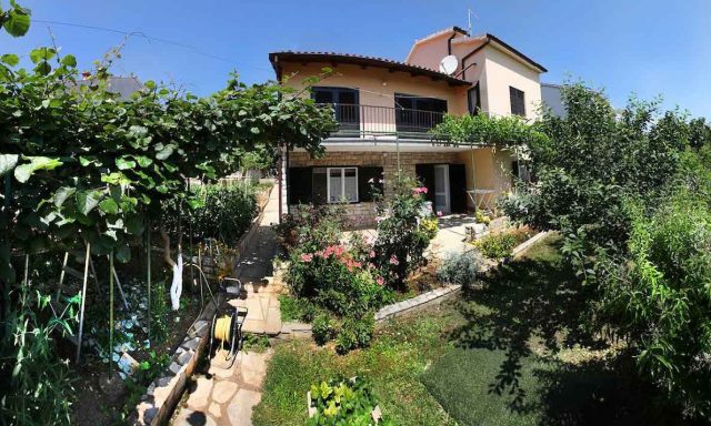 Apartment Ema Premantura
